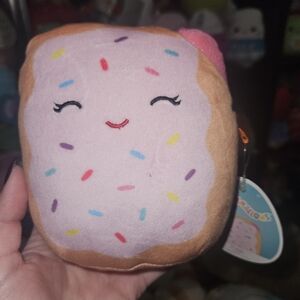 NWT Squishmallows Fresa the Pastry Poptart 5" dessert